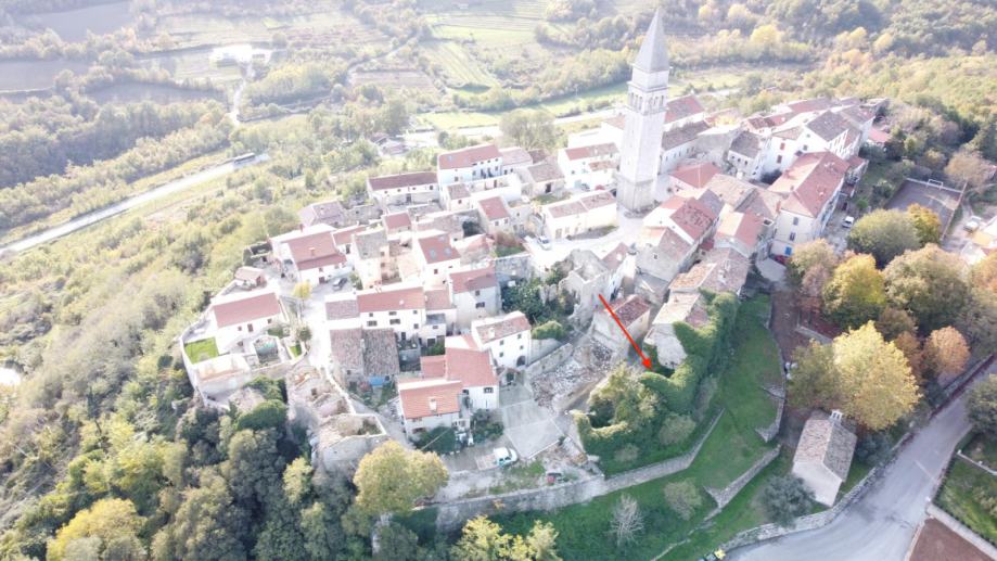 ISTRA, PIĆAN - Ruševna kuća za rekonstrukciju 111 m2 (prodaja)