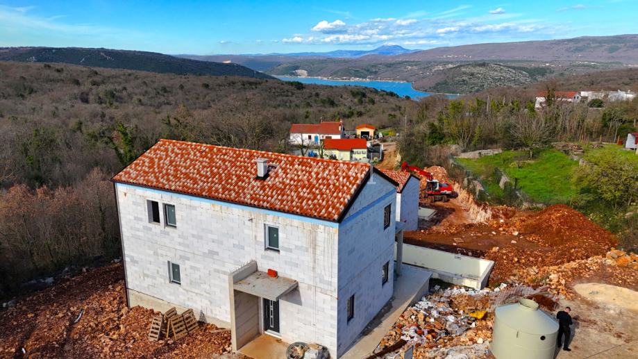 ISTRA, RAKALJ - Kuća s bazenom s predivnim pogledom na more (prodaja)