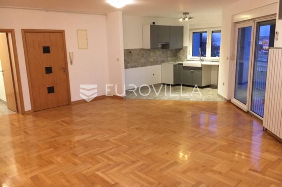 Jankomir, Samoborska cesta, poslovna zgrada za prodaju NKP 1.630 m2 (prodaja)