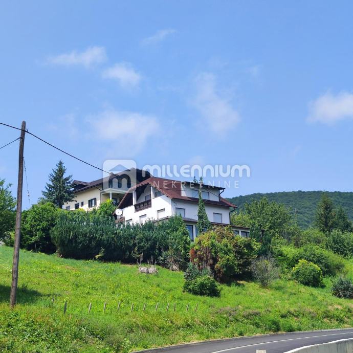 Jastrebarsko, 269m2, samostojeća kuća s bazenom i velikom okućnicom (prodaja)