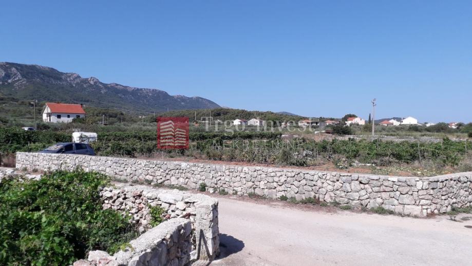 JELSA (Hvar), urbanizirano građevinsko zemljište 2048 m2, odlična loka