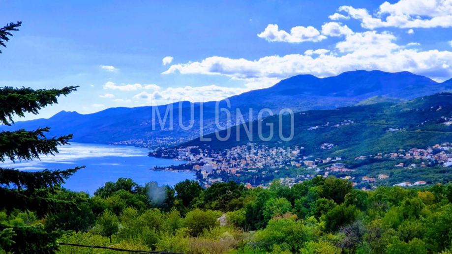 KASTAV, samostojeća kuća s pogledom na Kvarnerski zaljev (prodaja)