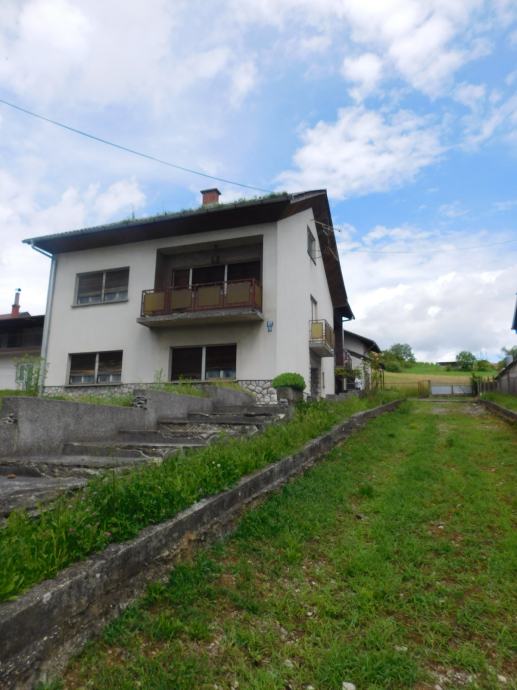 KUĆA 170M2, GARAŽE 100M2, ZEMLJIŠTE 4.996M2-SV.I.ZELINA (CENTAR) (prodaja)