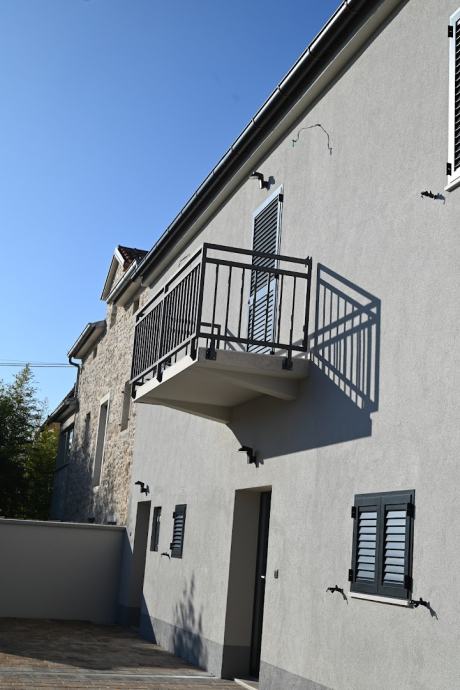 Kuća: Funtana, 170.00 m2+ 80m2 (prodaja)