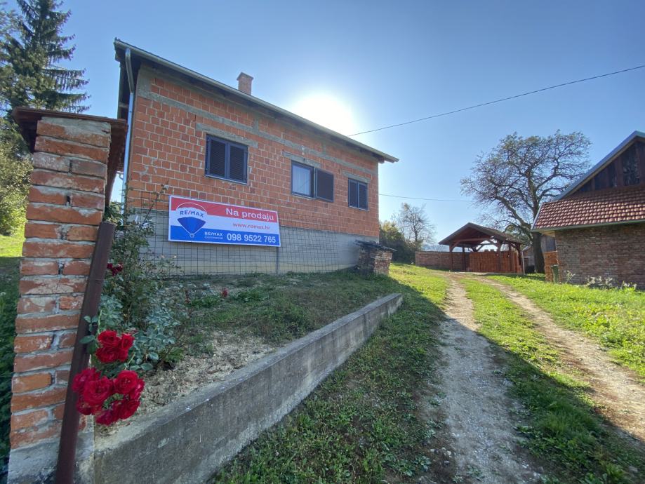 Hrvatska Kostajnica, kuća s gosp. objektima, 74m2, okućnica 3662m2 (prodaja)