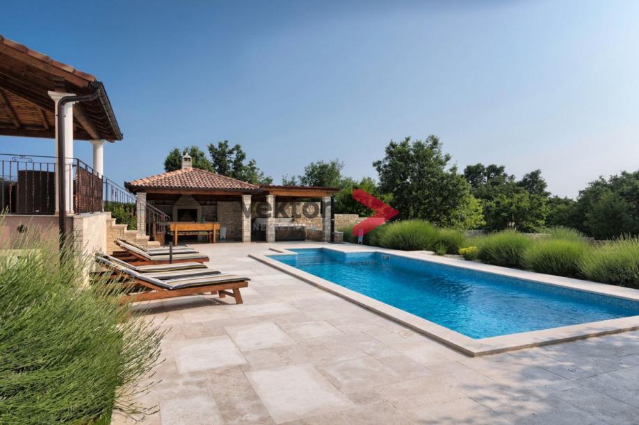 Kuća, Istra, Svetvinčenat, vila s bazenom (prodaja)
