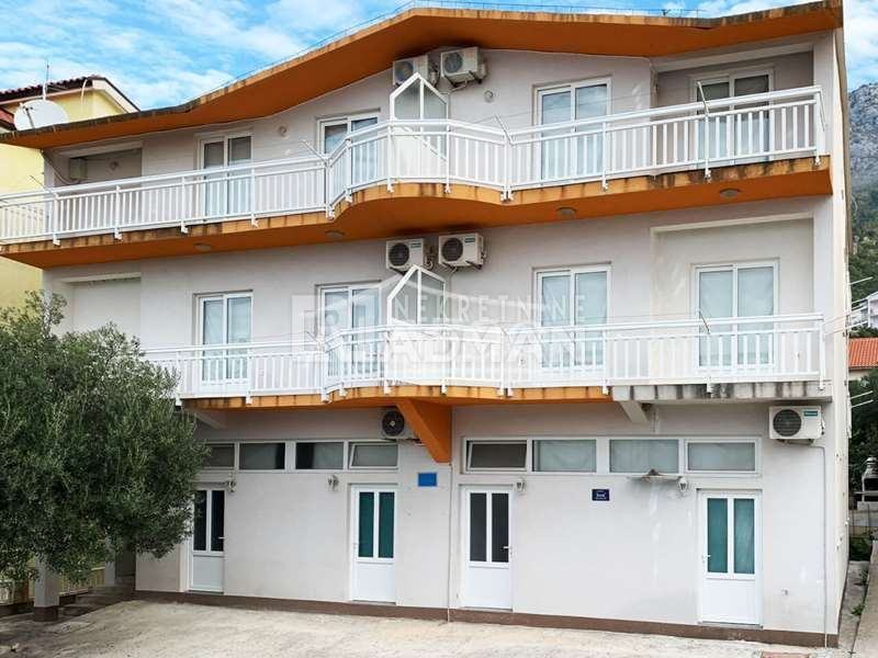 Kuća: Makarska, Podaca, Apartmantska kuća blizu mora 612.00 m2 (prodaja)