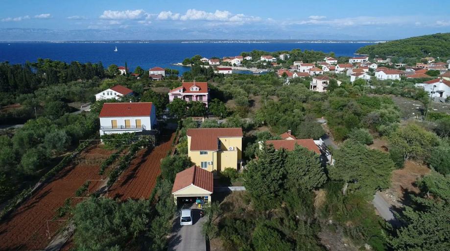 Kuća novije gradnje u blizini mora (prodaja)