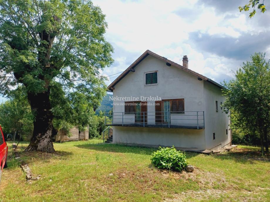 Kuća: Otočac, Drenov Klanac, 300.00 m2 (prodaja)