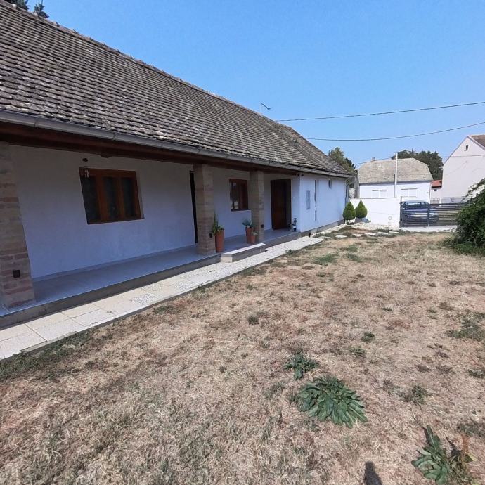 Kuća: Podgajci Podravski, 130.00 m2 + 5.000 m2 Kamčatske borovnice (prodaja)