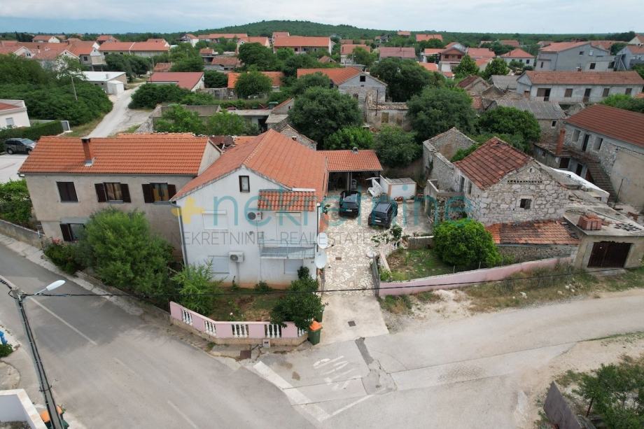 kuća prodaja Škabrnja 210m2 (prodaja)