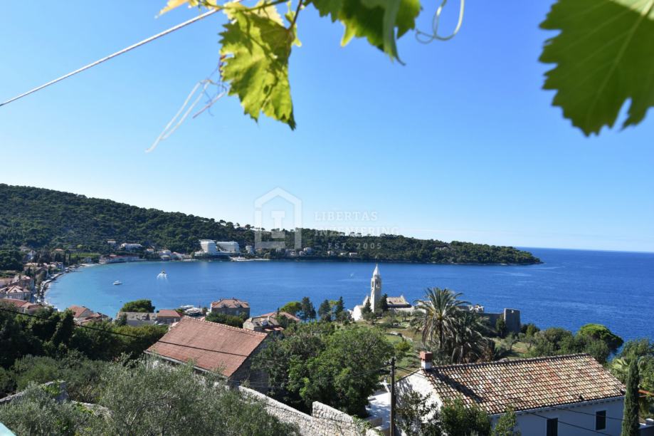 Kuća i zemljište na otoku Lopudu (prodaja)