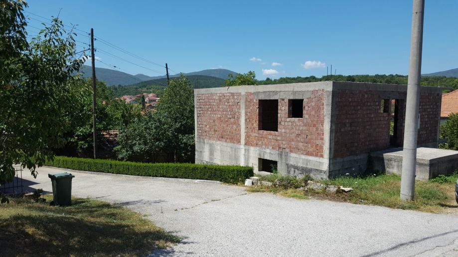 Kuća: Sinj, visoka prizemnica, 185.00 m2 (prodaja)