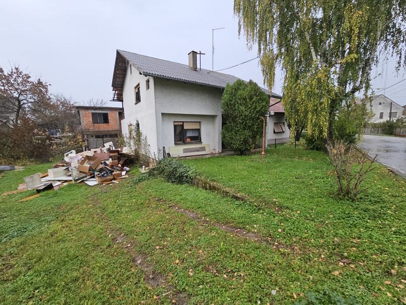 Kuća: Sisak, 220.00 m2 (prodaja)