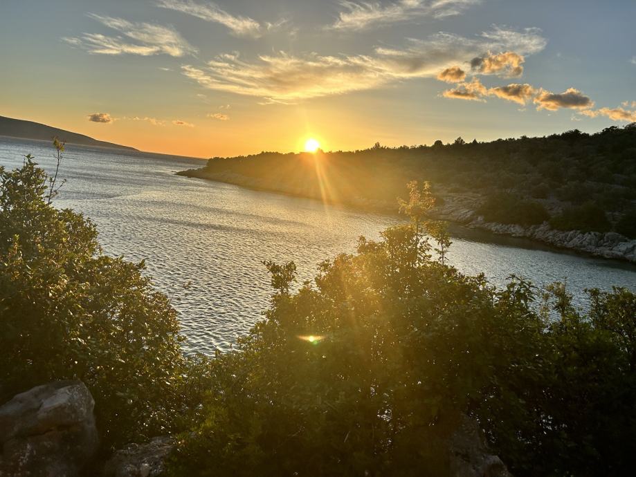 Kuća Cres -Pernat sa okučnicom (prodaja)