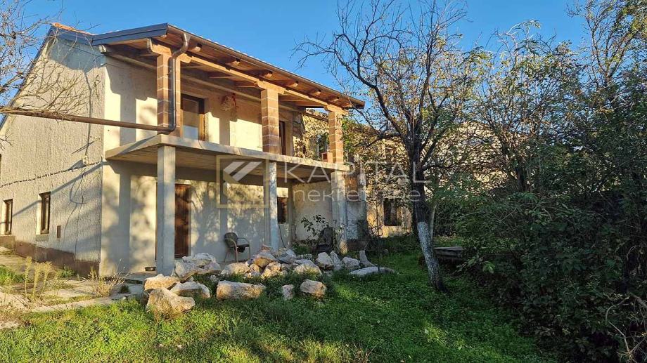 Kuća Viškovo 120m2 3s+db 199.000€ 1000m2 okućnica (prodaja)