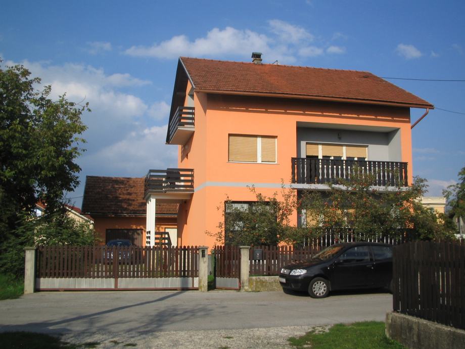 Kuća: Zagreb (Hrvatski Leskovac), katnica 200 m2 (prodaja)