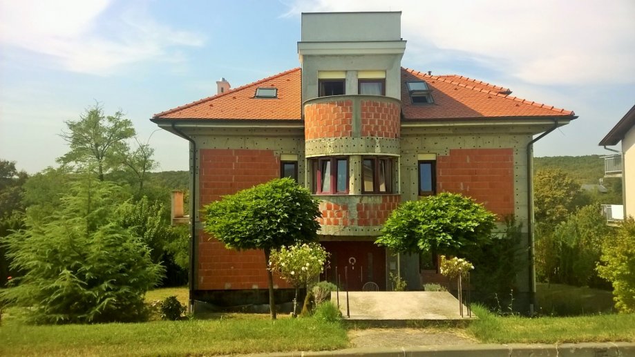 Kuća: Zagreb (Podsljeme), vila površine 650.00 m2 na parceli 3500 m2 (prodaja)