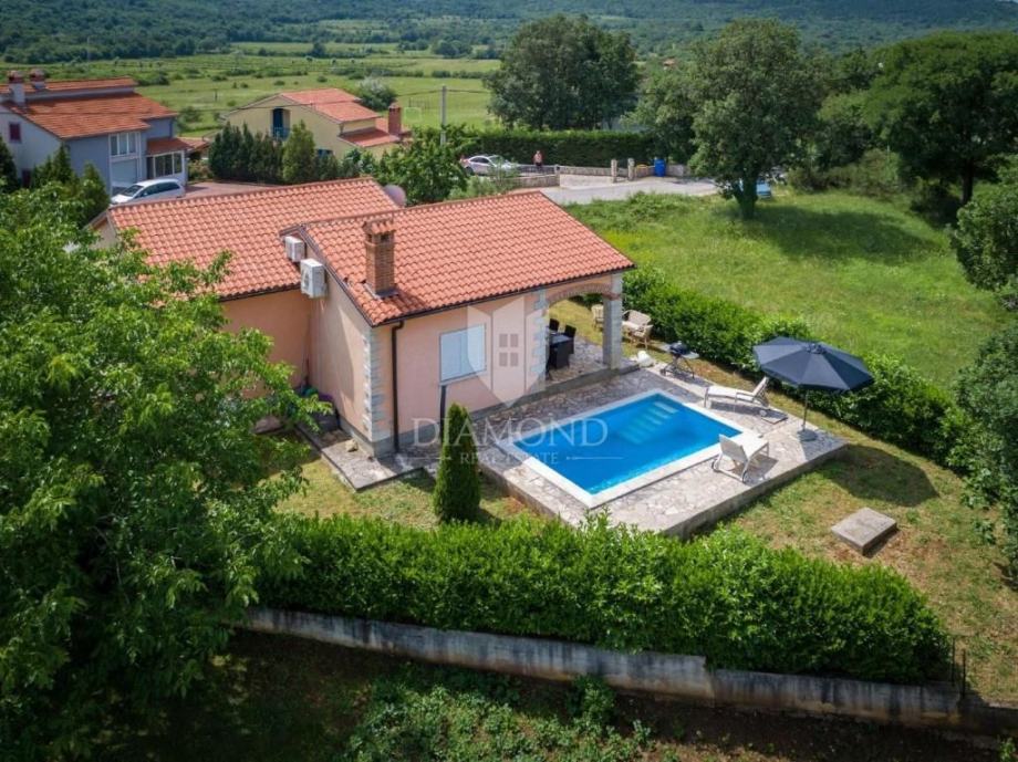 Labin okolica, kuća sa bazenom (prodaja)