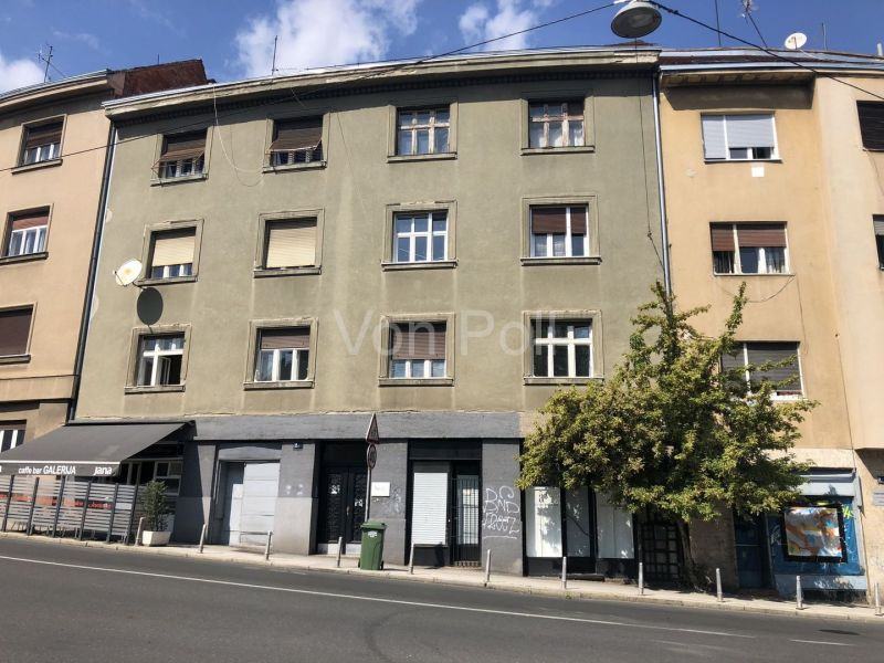 Zagreb, Kaptol, Ribnjak  -  lokal  40m2 + galerija 17m2, (prodaja)