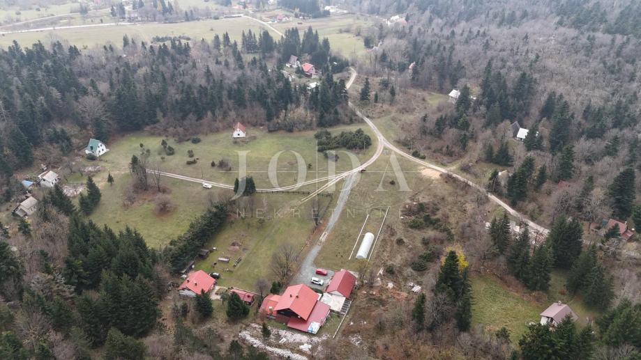 Lukovo, kuća sa velikom okućnicom na idiličnoj lokaciji (prodaja)