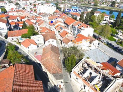 METKOVIĆ, INVESTICIJSKA PRILIKA - kuća za renovaciju s 3 prostrana sta (prodaja)