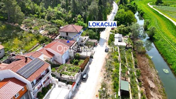 METKOVIĆ, POTKRAJ- kuća za renovaciju, 110 m2 s okućnicom i garažom (prodaja)