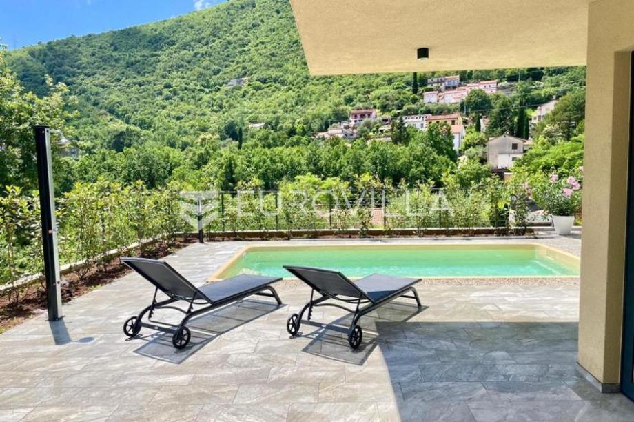 Mošćenićka Draga, prekrasna novo izgrađena villa s bazenom (iznajmljivanje)
