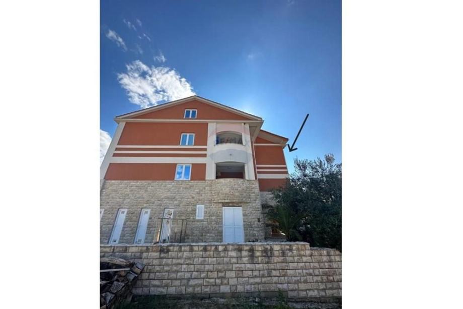 NOVALJA, STAN - 44,46 m2, BLIZINA CENTRA (prodaja)