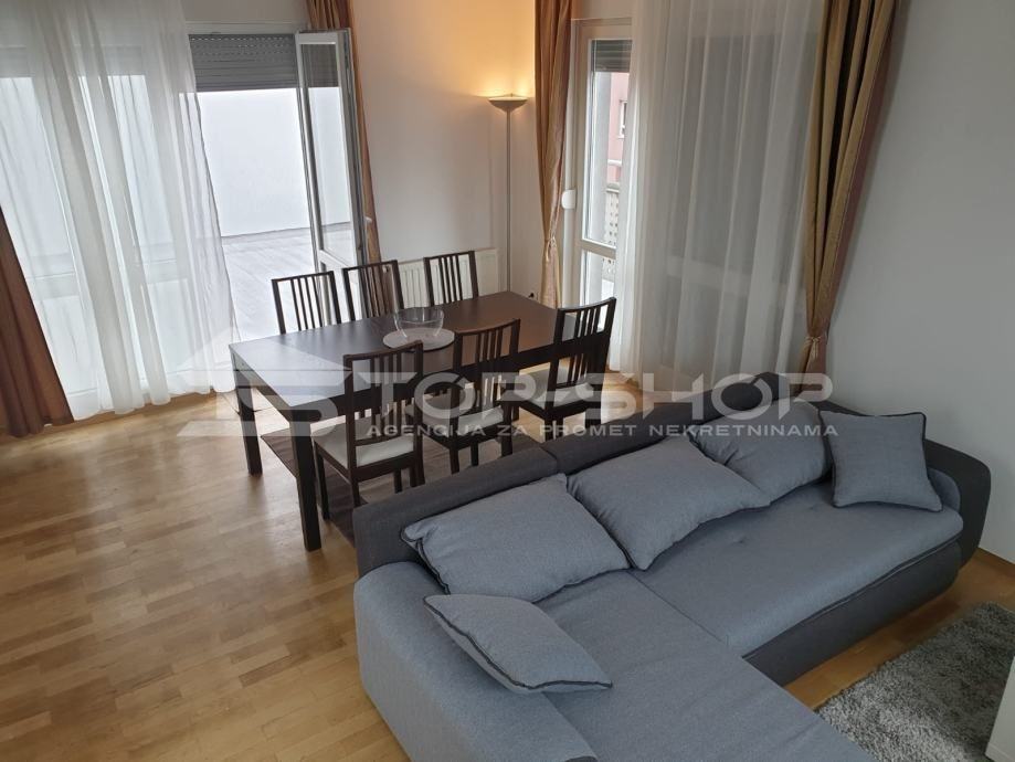 Odra, Penthouse u mirnoj ulici s maksimalnom privatnosti+GPM+spremište (prodaja)