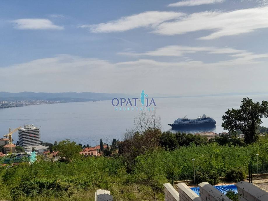 Opatija blizina centra stan 2S+DB, 1.kat, 84 m2 (prodaja)