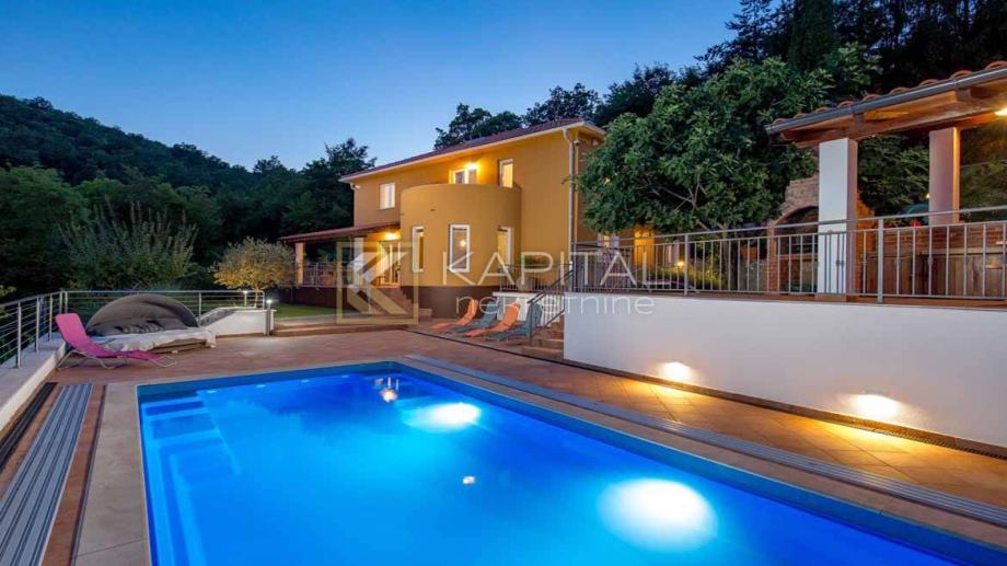 Opatija, Veprinac villa s bazenom (prodaja)