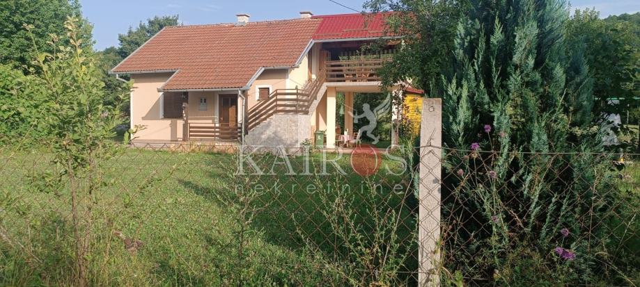 OTOČAC, okolica, P+1, 130 m2, velika okućnica (prodaja)