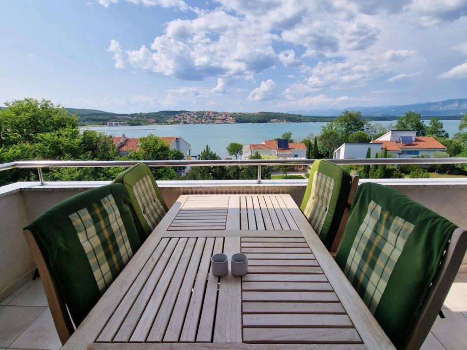 Otok Krk, apartman s otvorenim pogledom na more (prodaja)