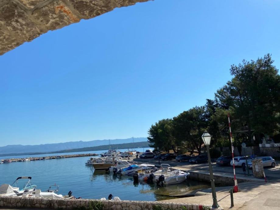 OTOK KRK, MALINSKA - Kuća prvi red do mora (prodaja)