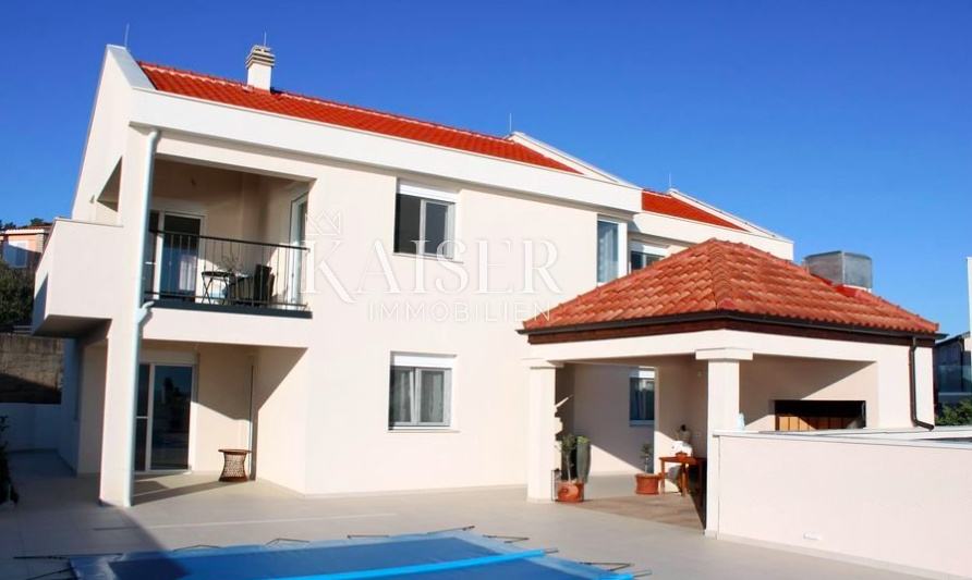 Otok Šolta, Stomorska -  villa 30 m od mora (prodaja)