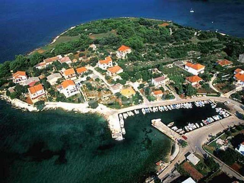 otok Ugljan (prodaja)