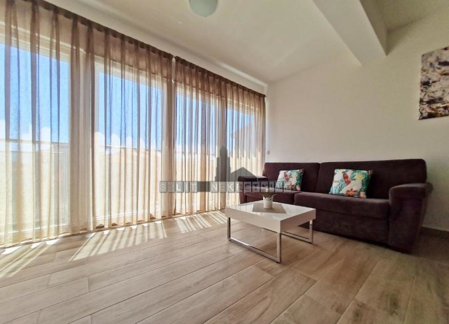 Penthouse, Podstrana, 89,50 m2 - uređen i namješten dvosoban stan (prodaja)