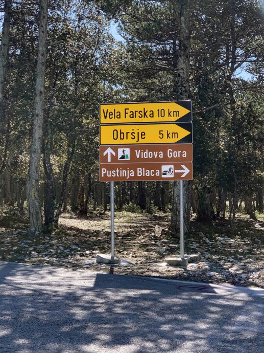 Poljoprivredno zemljište, otok Brač, južna strana 31932 m2