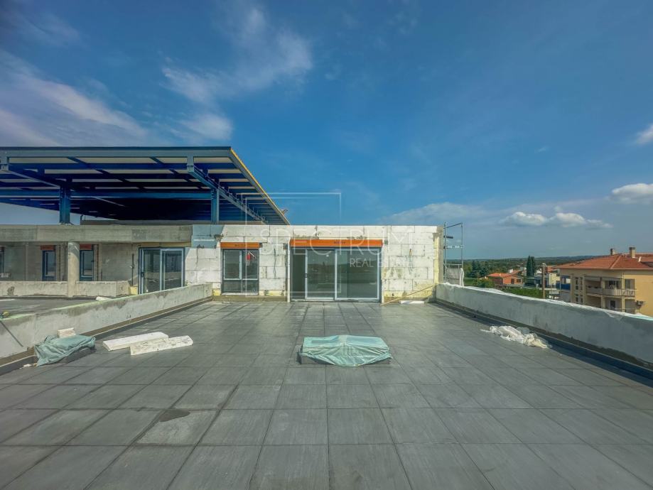 Poreč, novogradnja, penthouse sa predivnim pogledom (prodaja)