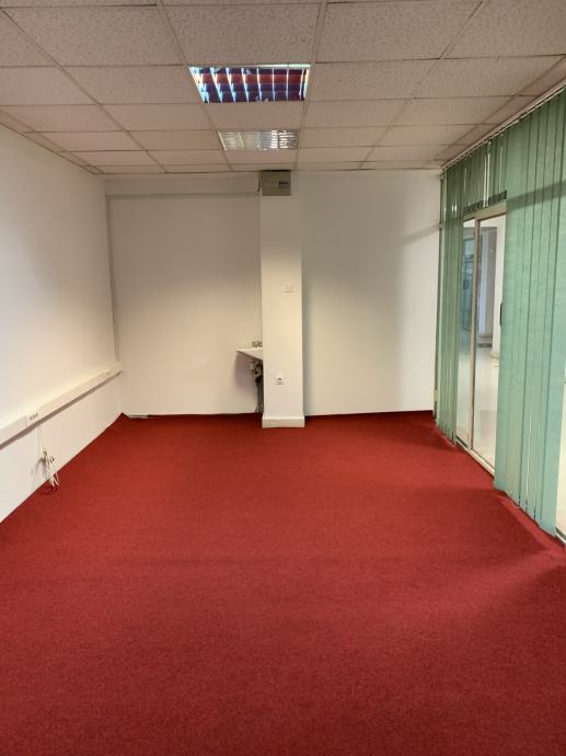 Prodajem poslovni prostor u Osijeku , centar, lokal , 20,00 m2 (iznajmljivanje)