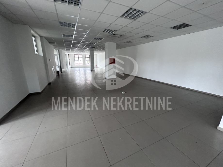 Poslovni prostor: prodajni/uredski, 210 m2 - 10 EUR/m2, Varaždin, cent (iznajmljivanje)