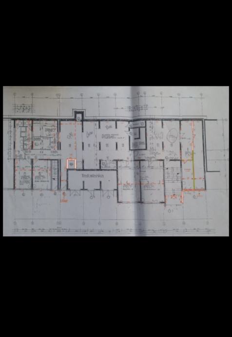 Atraktivan poslovni prostor u centru :Rijeka, 350 m2 (iznajmljivanje)