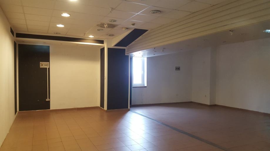 PRILIKA! Pp: Rijeka robna kuća "RI", trgovina, 80-120 m2, (iznajmljivanje)