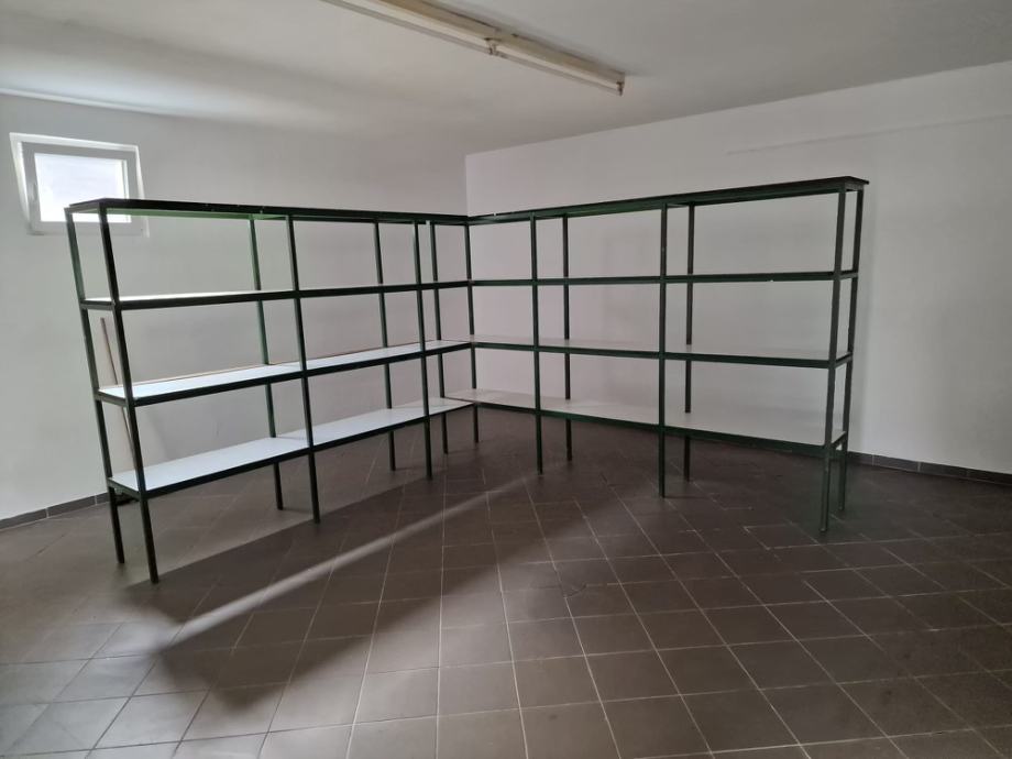 Poslovni prostor 55 m2 Vinkovci, parking, skladiste 45 m2 (iznajmljivanje)