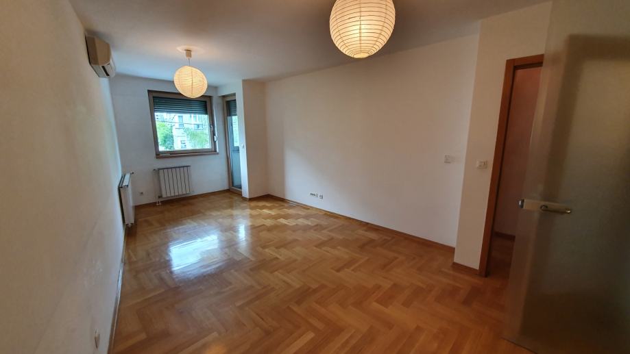 Stan Zagreb (Martinovka) - 50 m2 (iznajmljivanje)