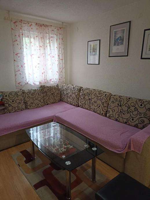 Potpuno renovirana i opremljena kuća od 114m², samo 50m od mora!! (prodaja)