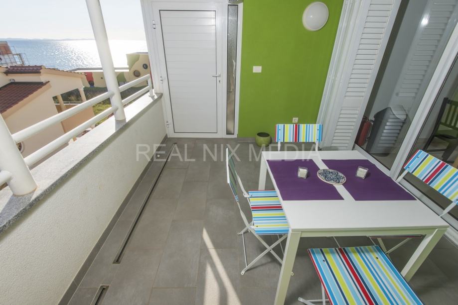 Privlaka- Apartman 71 m2, 2. kat! 90 m do mora!