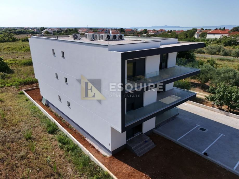 PRIVLAKA - ZADAR Stan u prizemlju novogradnje + vrt - 87m2 (prodaja)