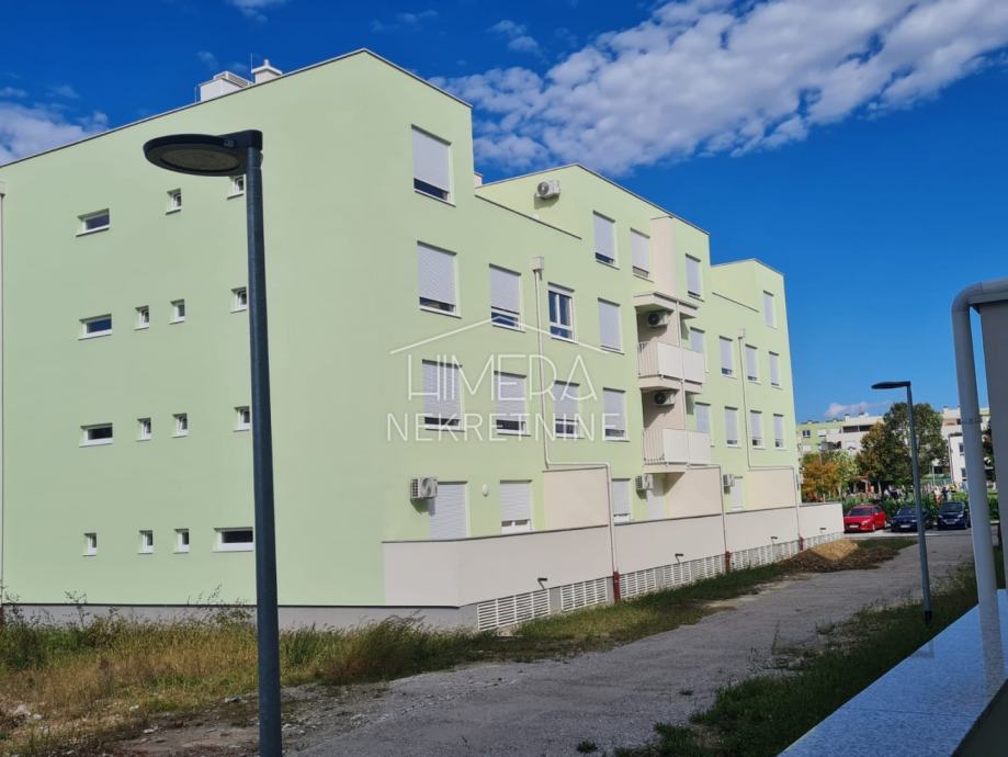 Prizemni stan s terasom, 54,13 m² – IVER (prodaja)